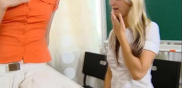  Marisa and her friend have a lesson with older lesbian teacher